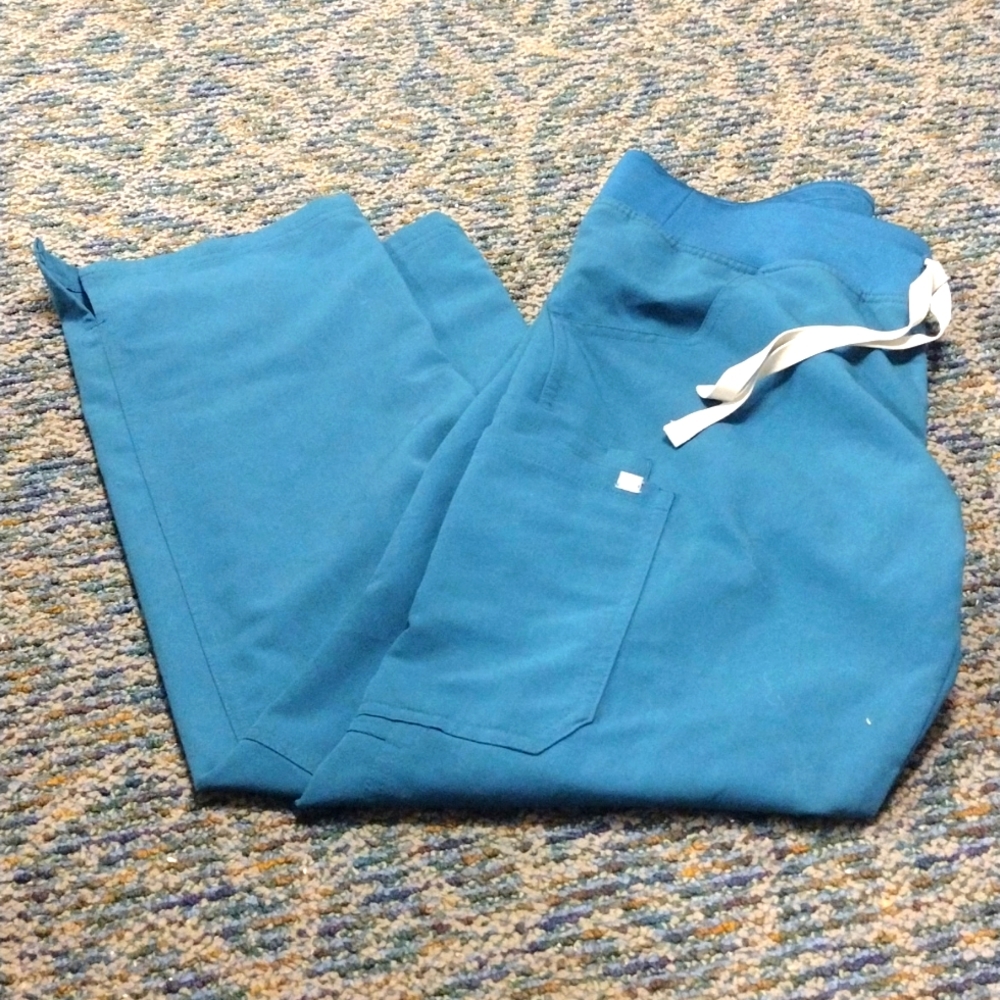 Figs blue scrub pant size small